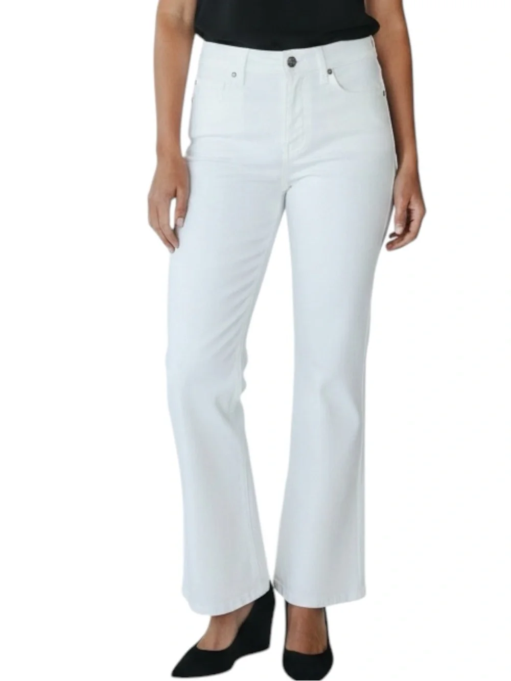 m jeans by MAURICES High Waisted Flare Jeans in White Size 14 SHORT — GORGEOUS!!